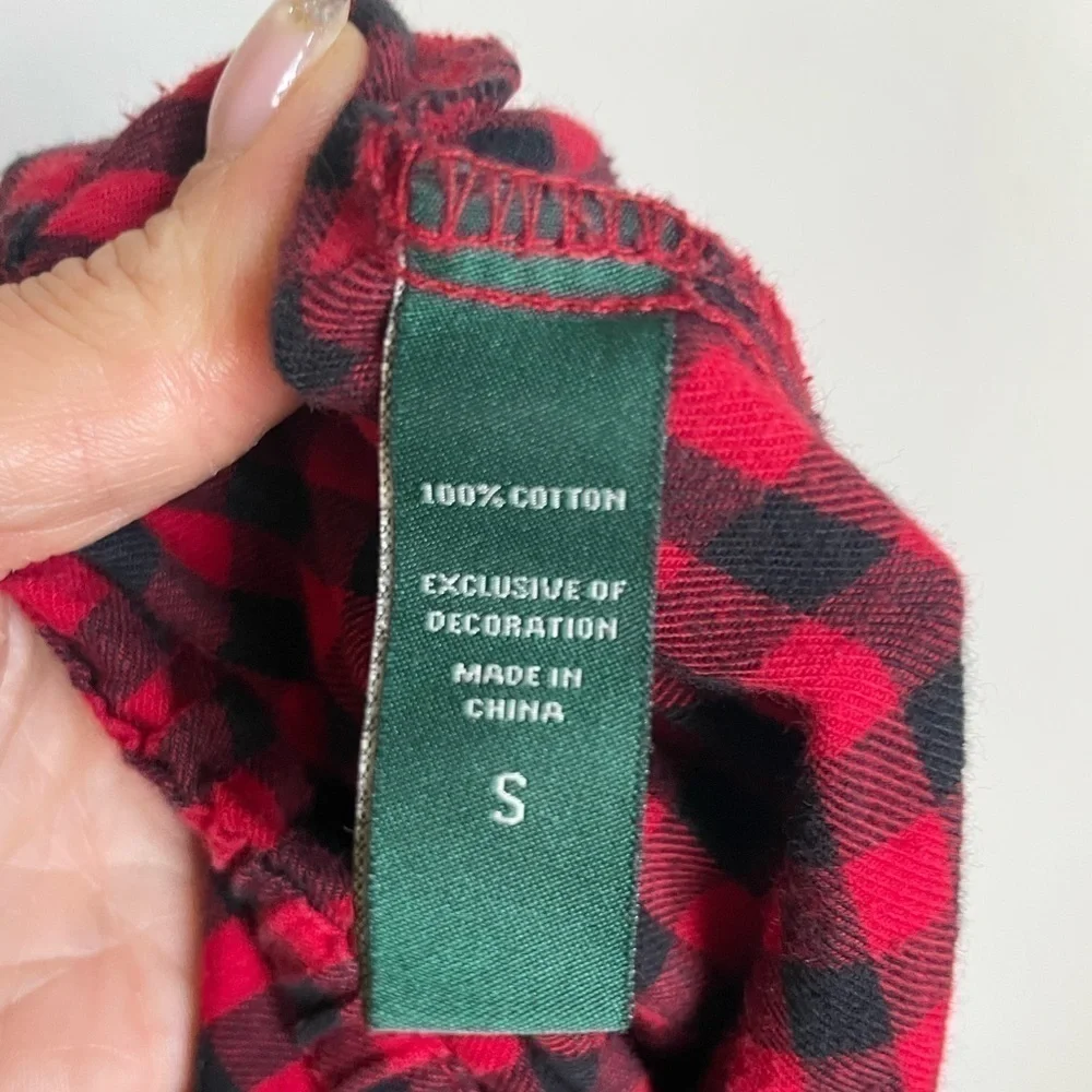 Red‎ and black plaid pajama pants size small